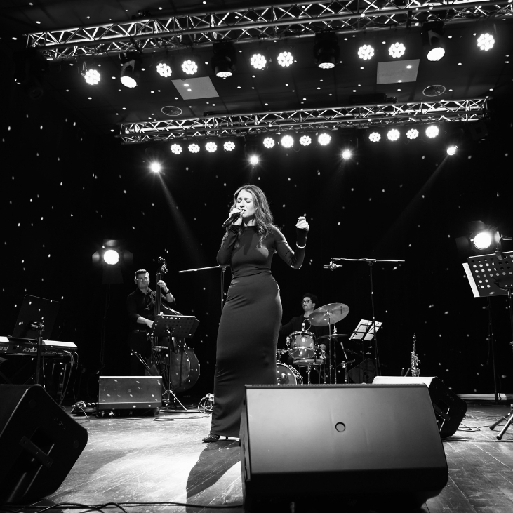 Fragment zdjęcia promującego koncert zespołu The Statue Of Jazz
