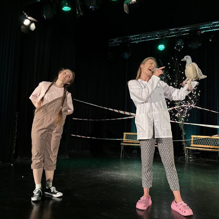Zdjęcie promujące Niedzielne Poranki Teatralne Dzikie miasto