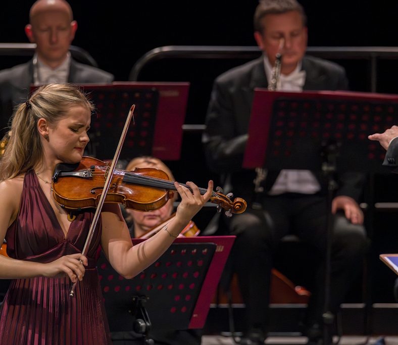 Zofia Anna Olesik – laureatka 15. Międzynarodowego Konkursu Muzycznego im. Michała Spisaka w Dąbrowie Górniczej.